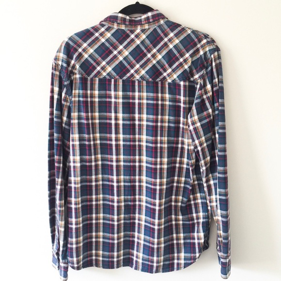 Levi's | Plaid Button Down - Picture 4 of 7